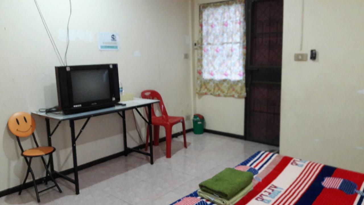 The Nine House Hostel Bangkok Bagian luar foto
