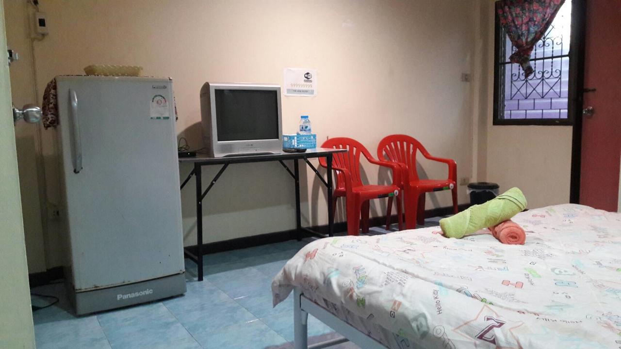 The Nine House Hostel Bangkok Bagian luar foto