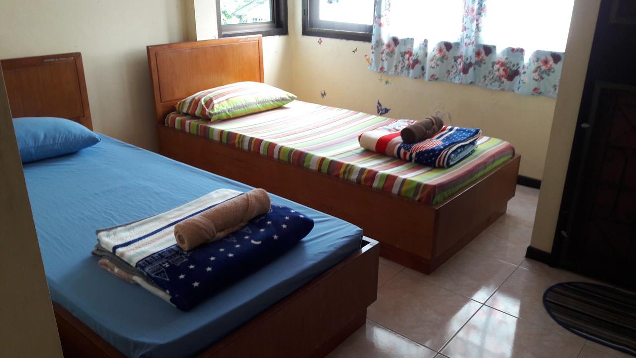 The Nine House Hostel Bangkok Bagian luar foto